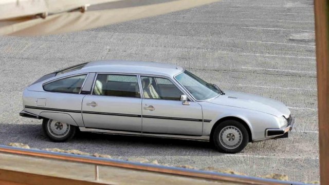 Как выглядит раритетный 1986 Citroen CX 25 Prestige Auto внутри