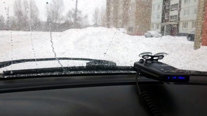 Как бороться с наледью на лобовом стекле