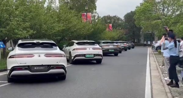 Пример парковочных возможностей Denza Z9GT от BYD!⁠⁠