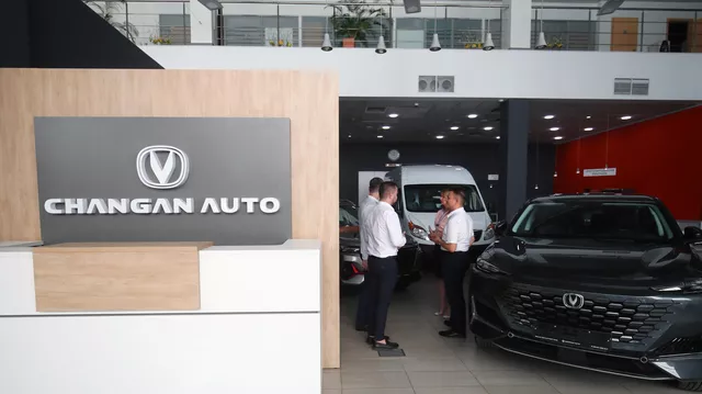 Changan и Huawei запустили завод с самообучающимся ИИ, где все процессы контролируются с одного компьютера