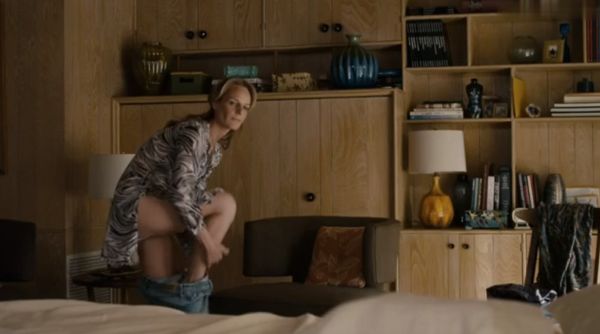 Он прислушался