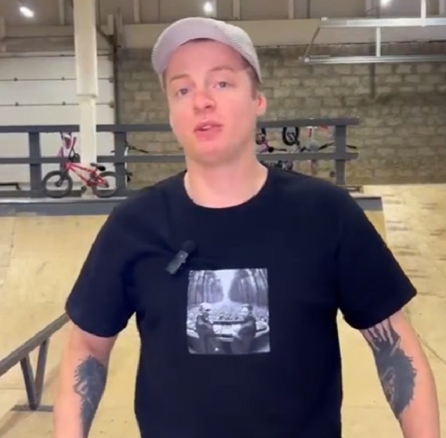 Парень создал лагерь для настоящего детства