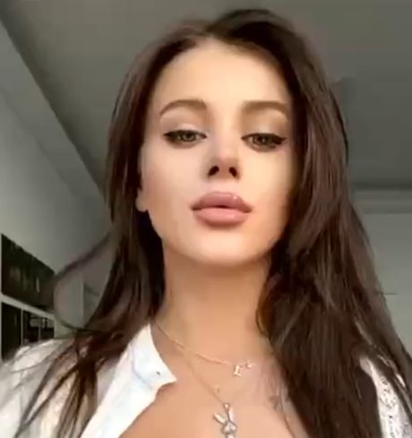 Смотрят прямо в душу