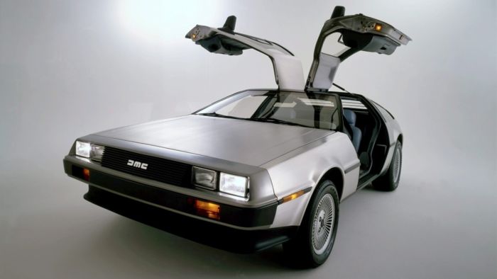 Почему DeLorean из фильма «Назад в будущее» не стал популярной машиной