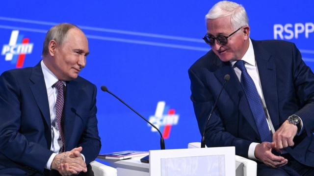 Глава профсоюза олигархов предложил привлечь 55 трлн рублей вкладов россиян в рамках «большой приватизации»