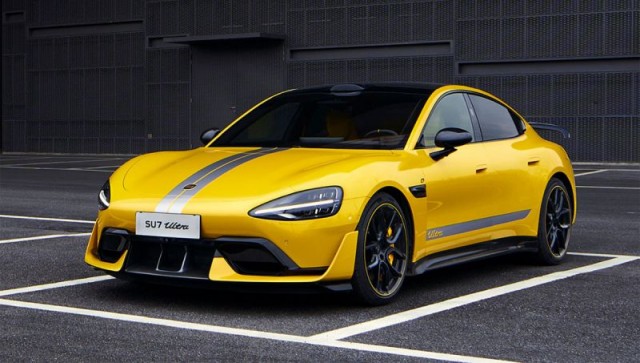 Xiaomi SU7 Ultra разлетелся как горячие пирожки: 10 000 предзаказов за два часа! 🚀