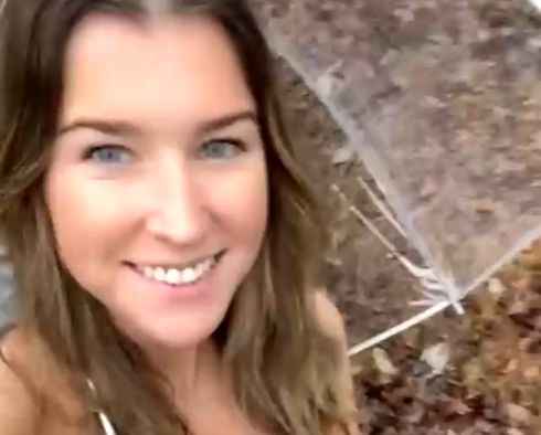 Прогулка с зонтиком