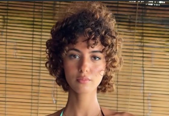 Маловат купальник