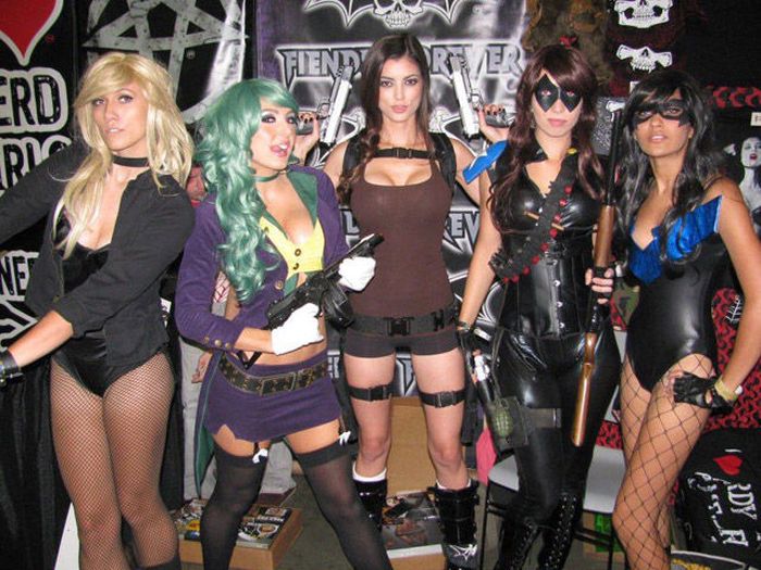 Подборка косплей-девушек (31 фото)