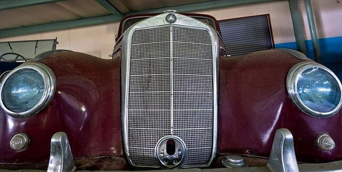 Экскурсия по заброшенному автомобильному музею в Японии