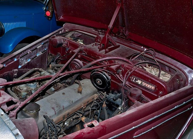 Экскурсия по заброшенному автомобильному музею в Японии