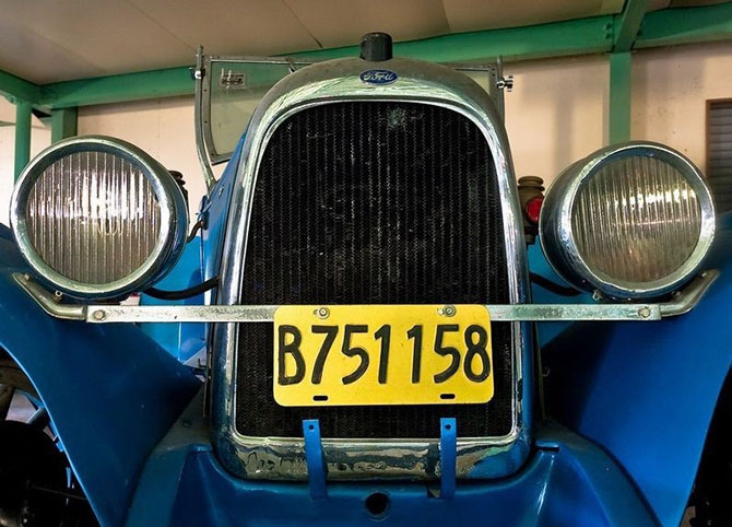 Экскурсия по заброшенному автомобильному музею в Японии