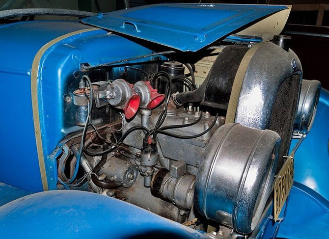 Экскурсия по заброшенному автомобильному музею в Японии