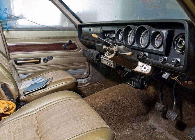 Экскурсия по заброшенному автомобильному музею в Японии