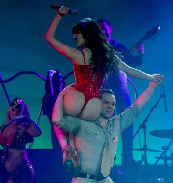 Забавные девушки