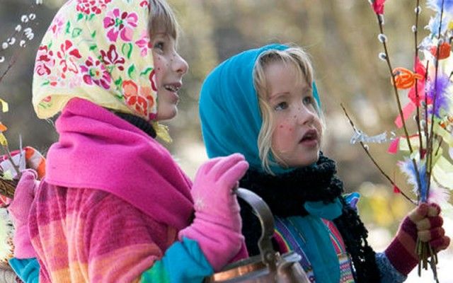 Необычные пасхальные традиции (10 фото)