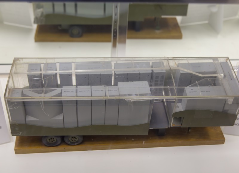 George: компьютер для MIT 1958 года George: компьютер для MIT 1958 года