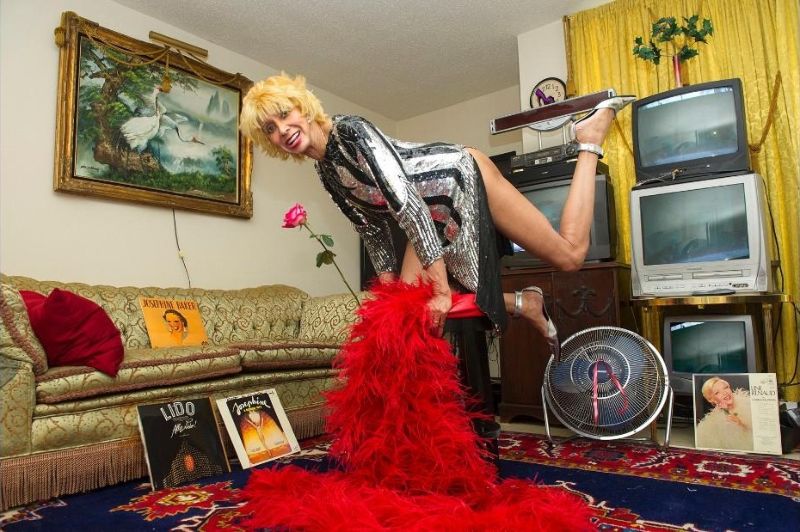 Стриптизерши на пенсии в объективе Мари Баронет