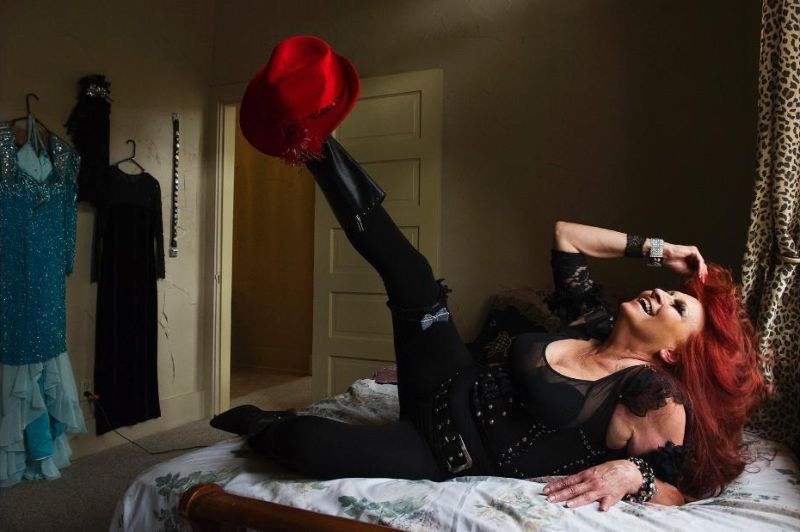 Стриптизерши на пенсии в объективе Мари Баронет