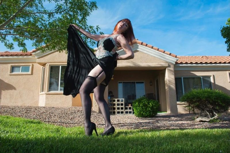 Стриптизерши на пенсии в объективе Мари Баронет