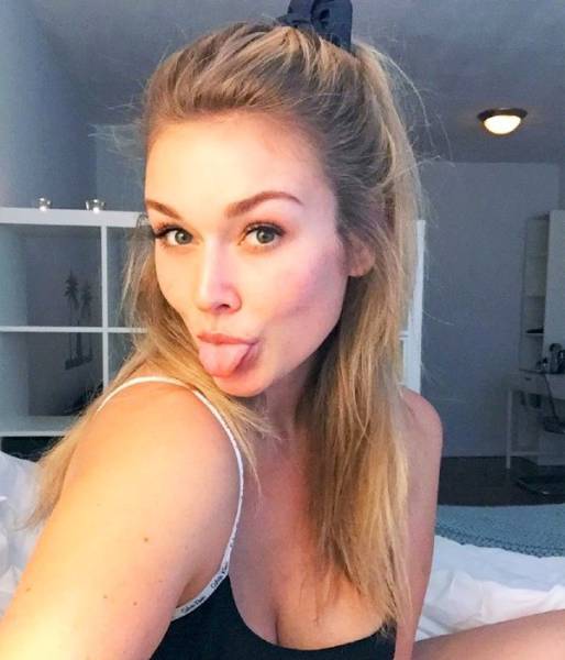 Девушки дурачатся