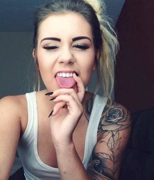 Девушки дурачатся