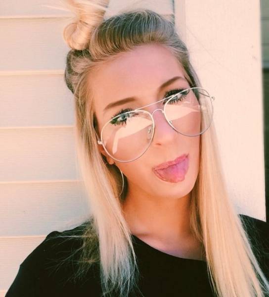 Девушки дурачатся