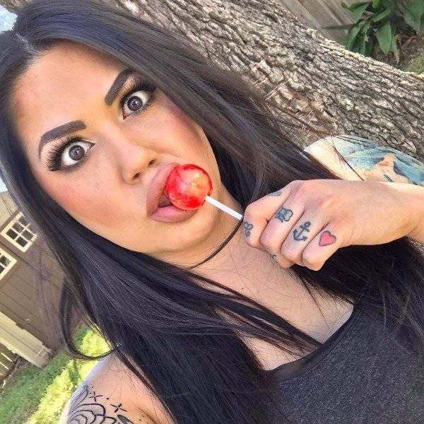 Девушки дурачатся