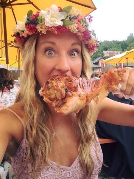 Девушки дурачатся