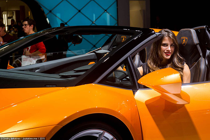 Самые красивые девушки автосалона во Франкфурте
