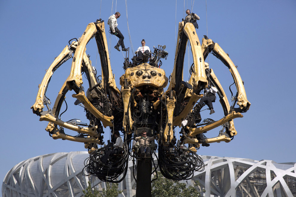Огнедышащий дракон-лошадь посетил Пекин Огнедышащий дракон-лошадь посетил Пекин