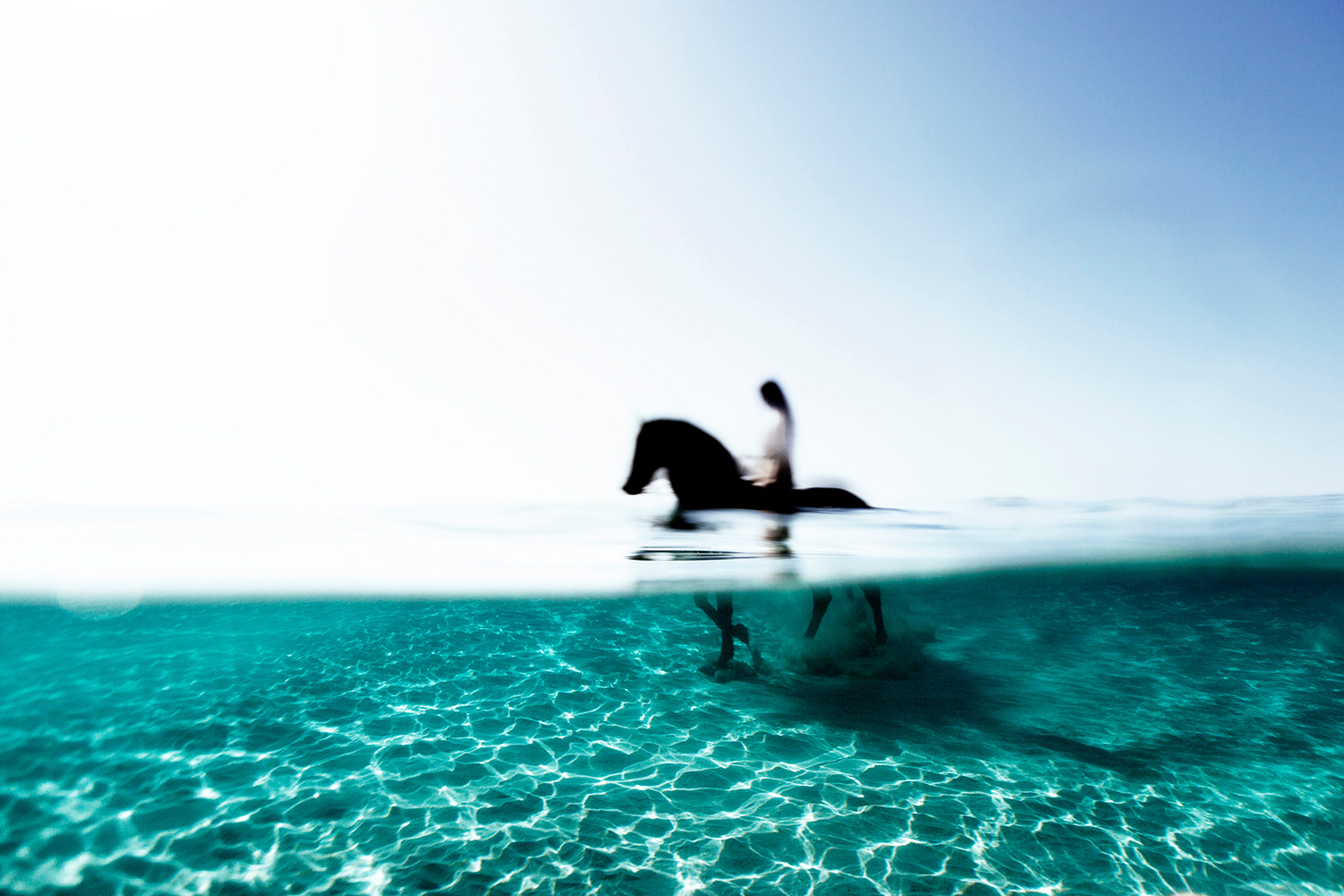 Фотограф Энрик Эдриан Дженер: девушки и морская стихия