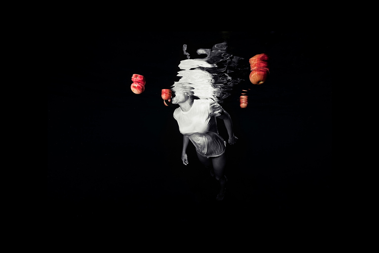 Фотограф Энрик Эдриан Дженер: девушки и морская стихия