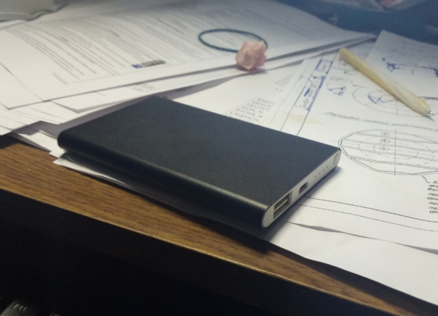 Заказал внешний аккумулятор из Китая...