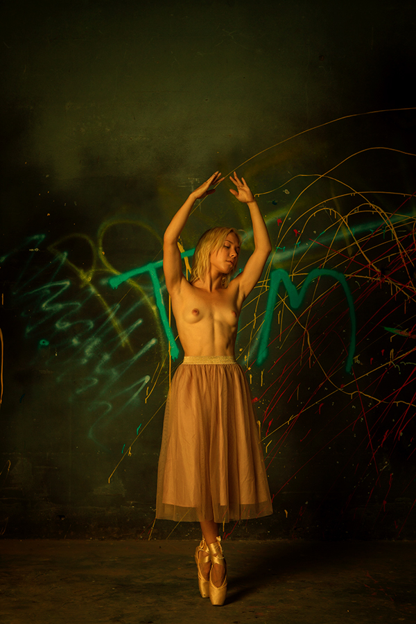 Обнаженные девушки на снимках Александра Толчинского