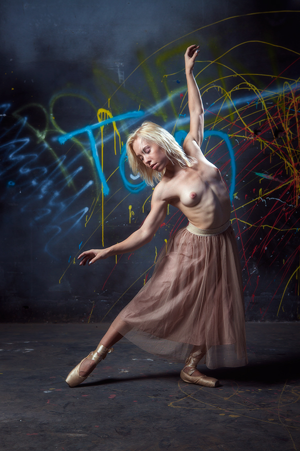 Обнаженные девушки на снимках Александра Толчинского