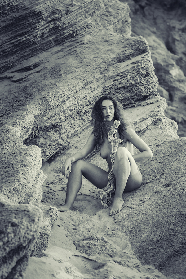 Обнаженные девушки на снимках Александра Толчинского