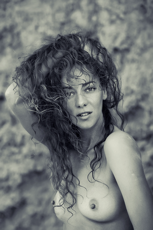 Обнаженные девушки на снимках Александра Толчинского