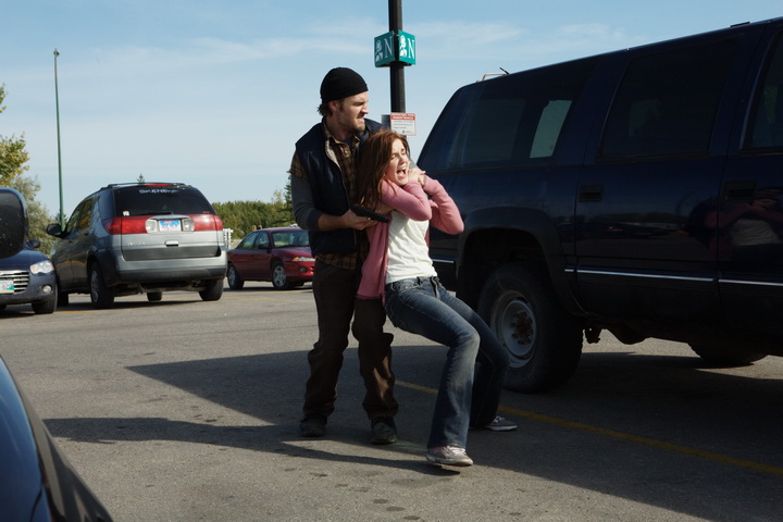 Реальные люди рассказывают об ужасных инцидентах, которые произошли в их маленьких и, на первый взгляд, «тихих» городках. Часть 1 Реальные люди рассказывают об ужасных инцидентах, которые произошли в их маленьких и, на первый взгляд, «тихих» городках. Часть 1