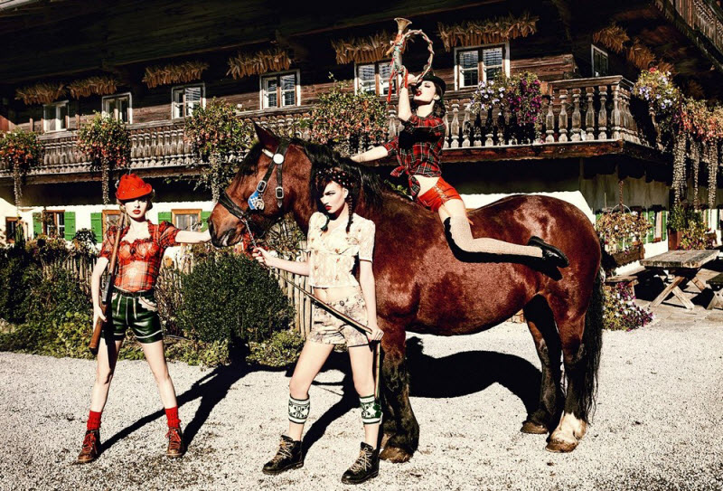 Диони Табберс и другие в откровенной фотосессии