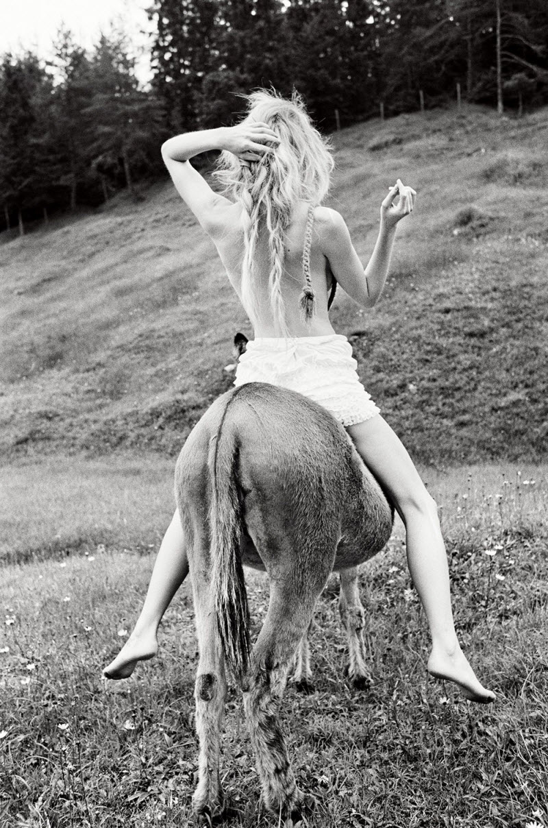 Диони Табберс и другие в откровенной фотосессии