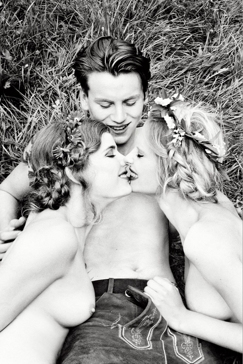 Диони Табберс и другие в откровенной фотосессии