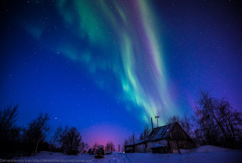 Северное сияние в тундре