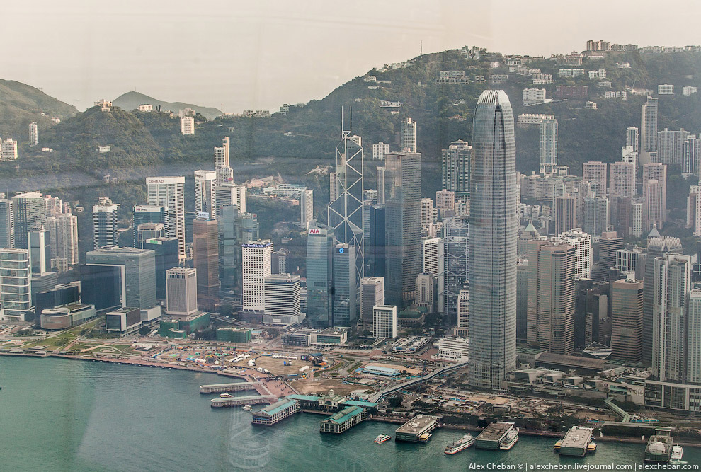 Самый высотный в мире бар