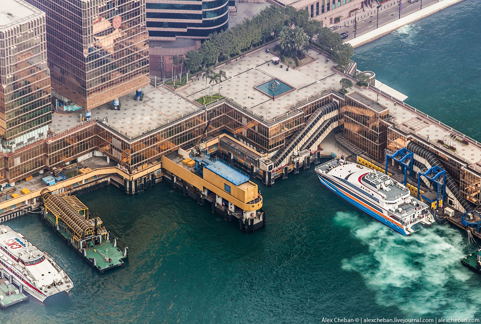 Самый высотный в мире бар