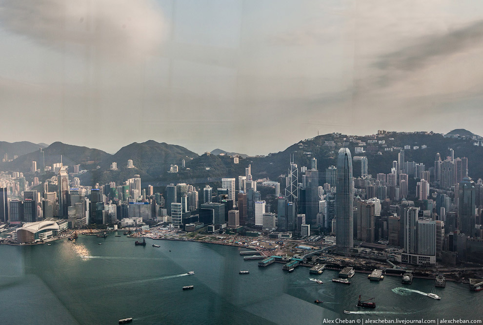 Самый высотный в мире бар