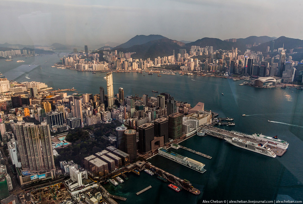 Самый высотный в мире бар