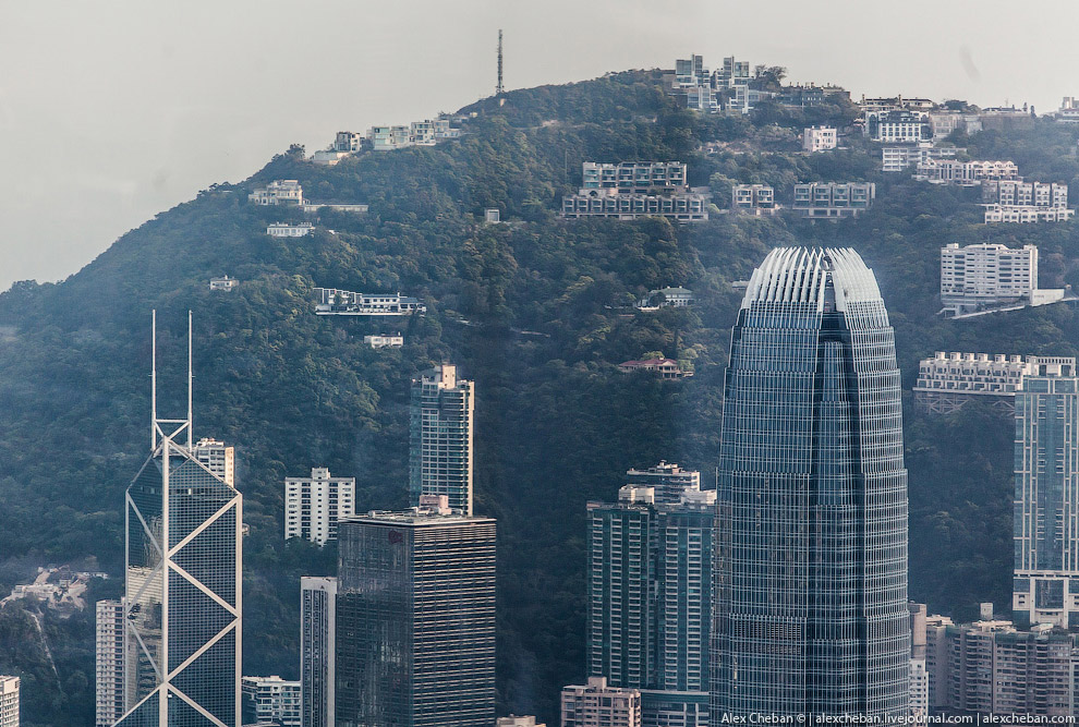 Самый высотный в мире бар