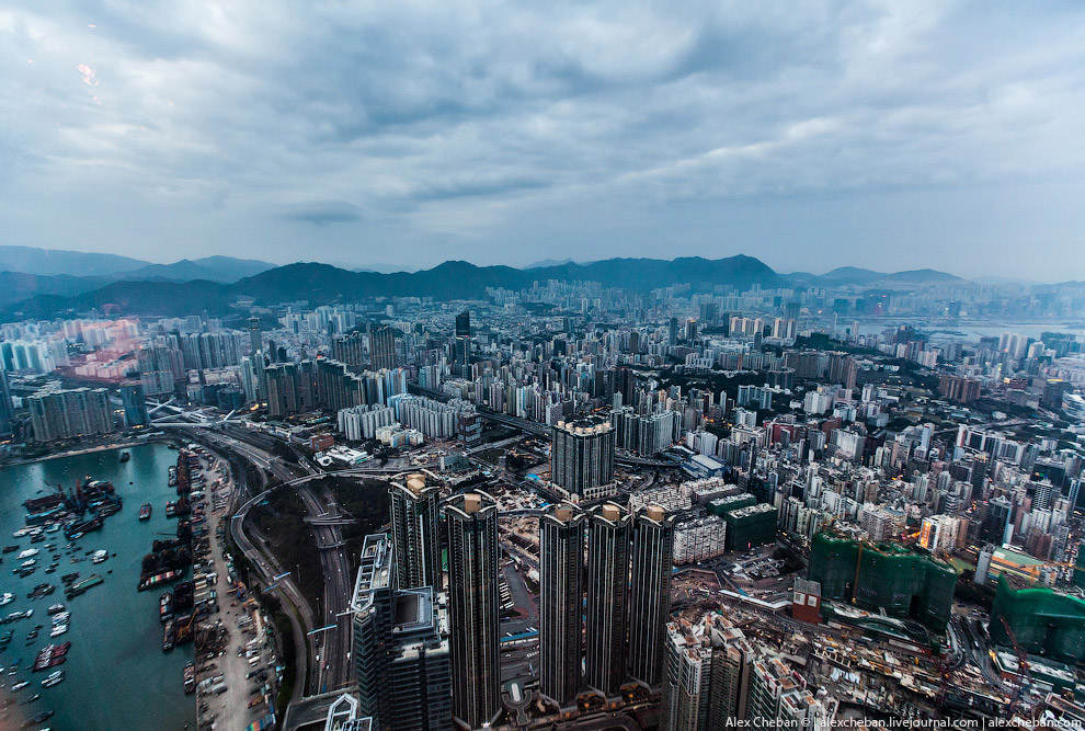 Самый высотный в мире бар