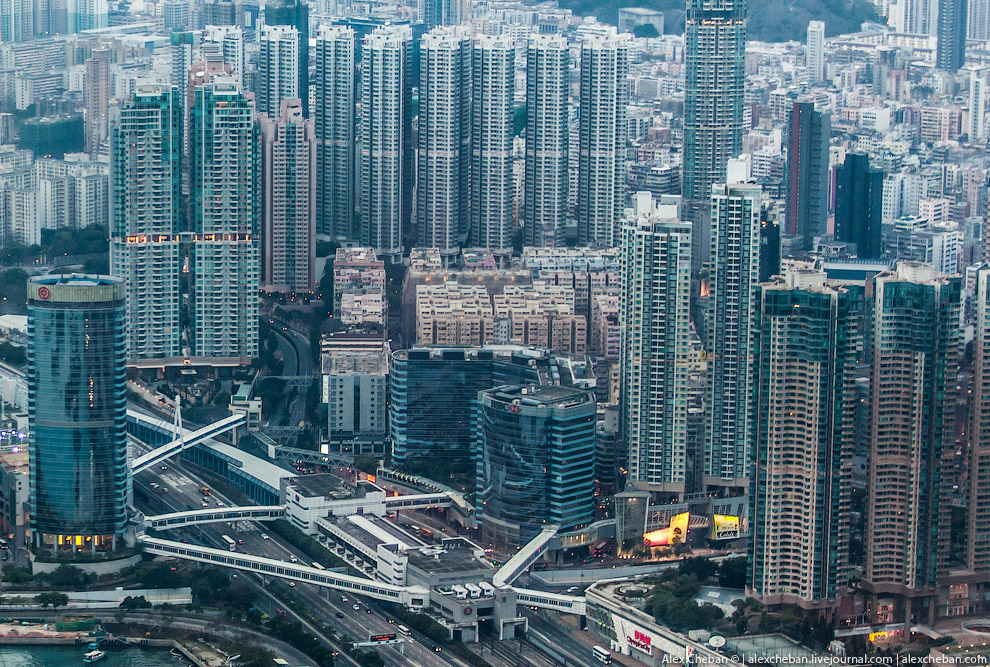 Самый высотный в мире бар